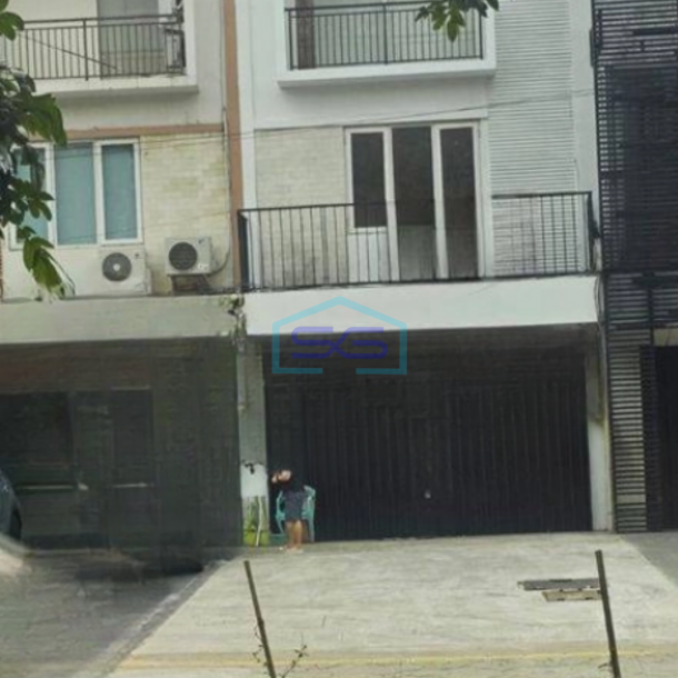 Disewakan Ruko di Jalan Utama Pluit Jakarta Utara-1