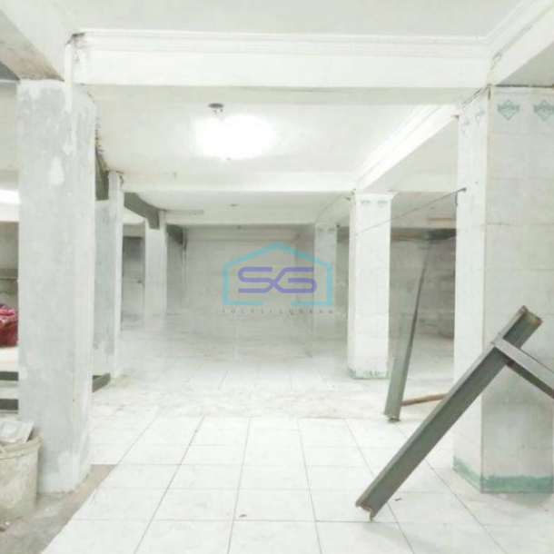 Disewakan Ruko di Cempaka Putih Jakarta Pusat Laus Tanah 612 m²-1