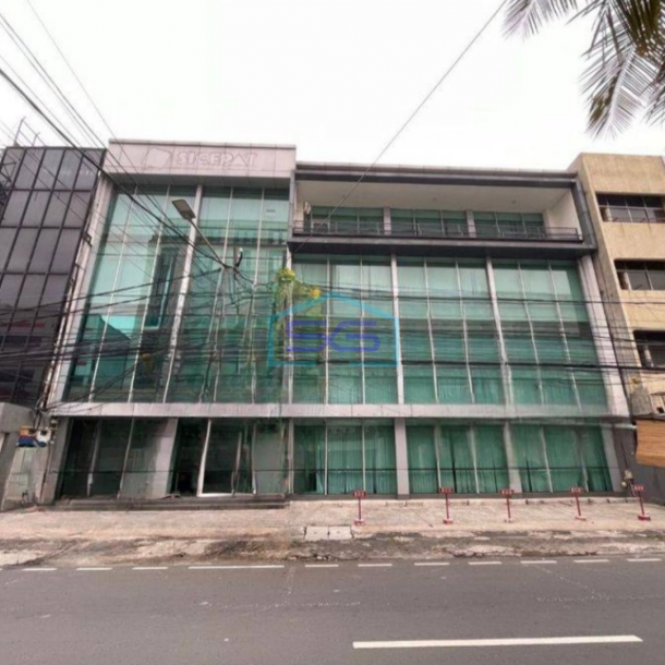 Disewakan Ruko di Gambir Jakarta Pusat Luas Tanah 549 m²-2