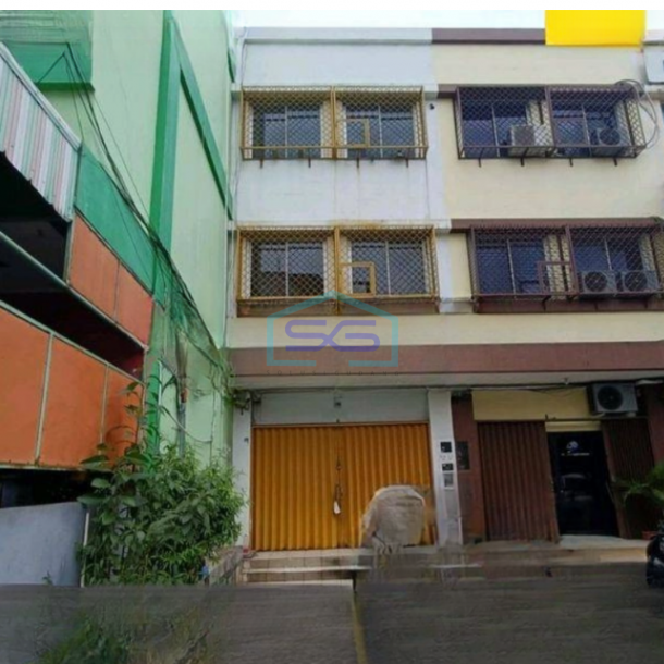 Disewakan Ruko di Cempaka Mas Jakarta Pusat Luas Bangunan  202 m²-1
