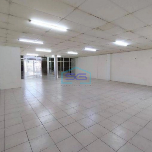 Disewakan Ruko di Jatinegara Jakarta Timur Luas Bangunan  200 m²-1