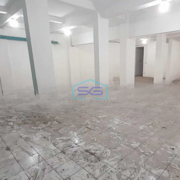 Disewakan Ruko Lokasi bebas Banjir di Sudirman Bandung Luas Bangunan 800 m²-1