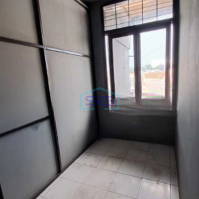 Disewakan Ruko Luas Bangunan  200 m² Lokasi Bebas Banjir di Cihampelas Bandung