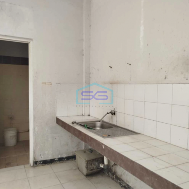 Disewakan Ruko Luas Bangunan  120 m² Lokasi Strategis di Bandung-1