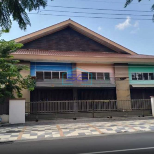 Disewakan Ruang-usaha Di Surabaya Kota Gubeng Bisa Buat Sport Centre Padel Luas Bangunan  840 m²-1