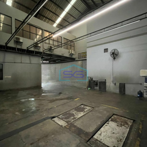 Dijual Ruang Usaha Luas Bangunan  550 m² Lokasi Strategis di Semarang-1