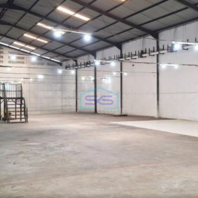 Dijual Gudang Luas Bangunan 3000 m² Lokasi Bebas Banjir di Kaligawe Semarang