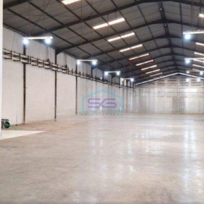 Dijual Gudang Luas Bangunan 3000 m² Lokasi Bebas Banjir di Kaligawe Semarang