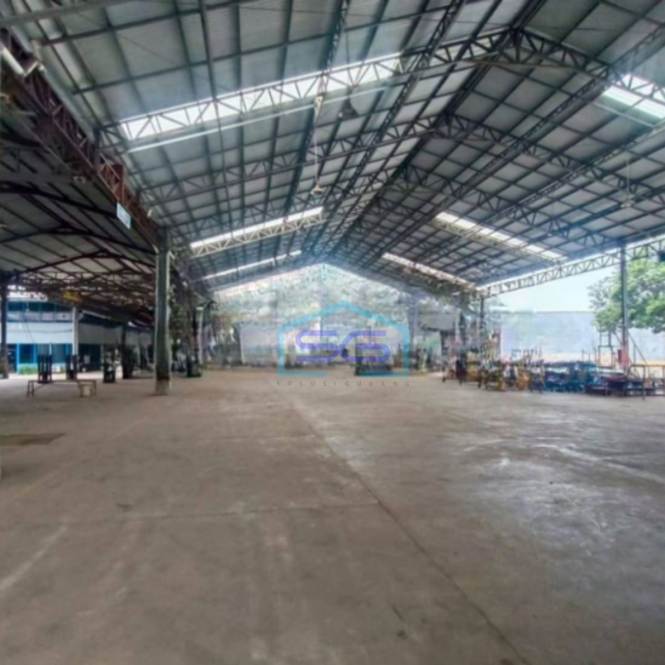 Dijual Pabrik Luas Tanah 3100 m² Lokasi Strategis di Cibinong Bogor-1
