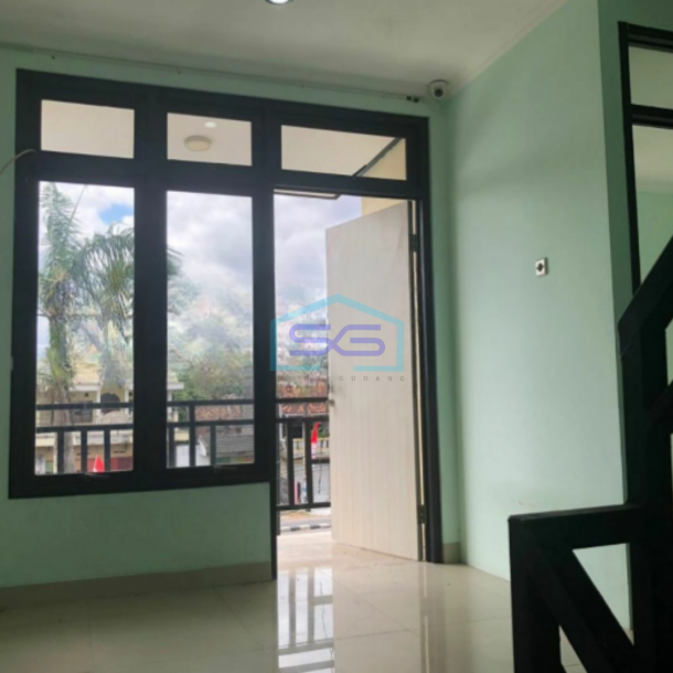 Disewakan Kantor 3 Lantai Luas Bangunan  150 m² Lokasi Banguntapan Bantul Yogyakarta-1