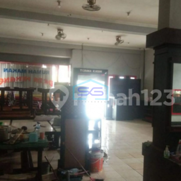 Disewakan Ruang usaha Luas Bangunan 180 m² Lokasi Gamping Sleman Yogyakarta-2