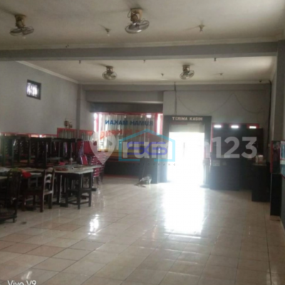 Disewakan Ruang usaha Luas Bangunan 180 m² Lokasi Gamping Sleman Yogyakarta