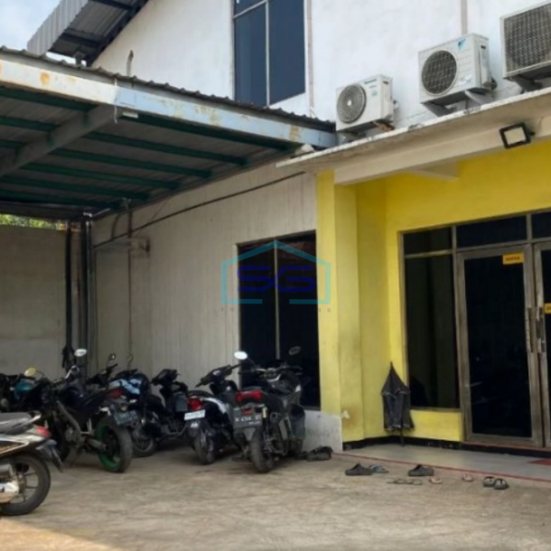 Dijual Gudang Lokasi Strategis Luas Tanah 970 m² di Krian Sidoarjo-3