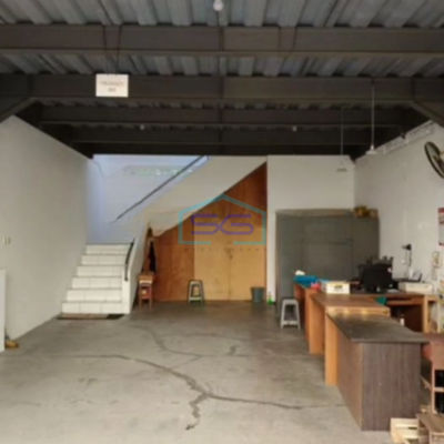 Dijual Gudang Luas Banngunan  926 m² Lokasi Bebas Banjir di Magelang