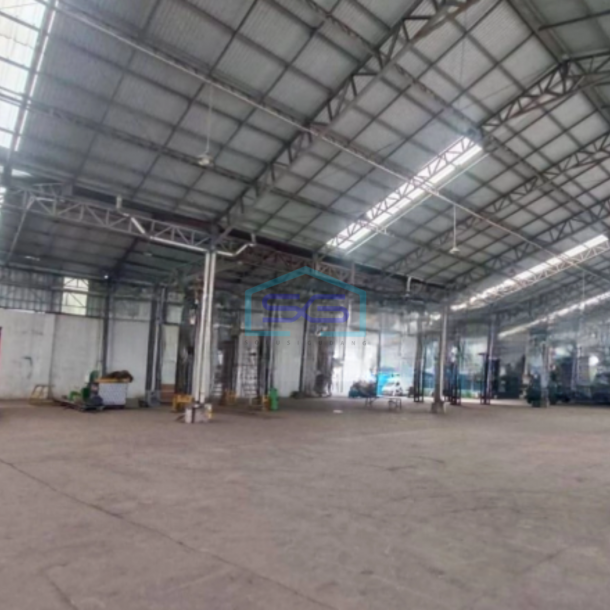 Dijual Pabrik Luas Bangunan 2282 m2 Lokasi Bebas Banjir di Cibinong Bogor-1