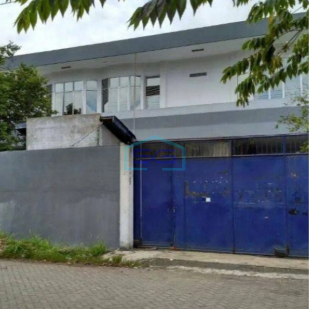 Dijual Gudang Ada Kantor Luas Bangunan 1700 m² di Waru Sidoarjo-2