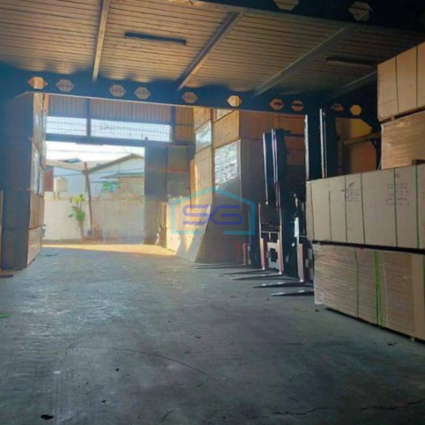Dijual Gudang Luas Bangunan 1662 m² di Margomulyo Surabaya Akses Container 40 Feet-1