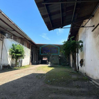 Dijual Gudang Luas Bangunan  3000 m² Akses Container 20 Feet di Perak Surabaya