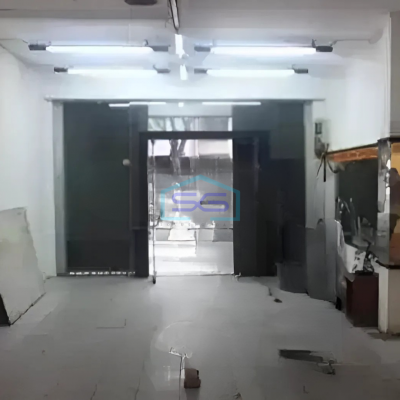 Disewakan Ruko Siap Pakai Luas Bangunan 180 m² di Pinggir Jalan Besar Tangerang-2