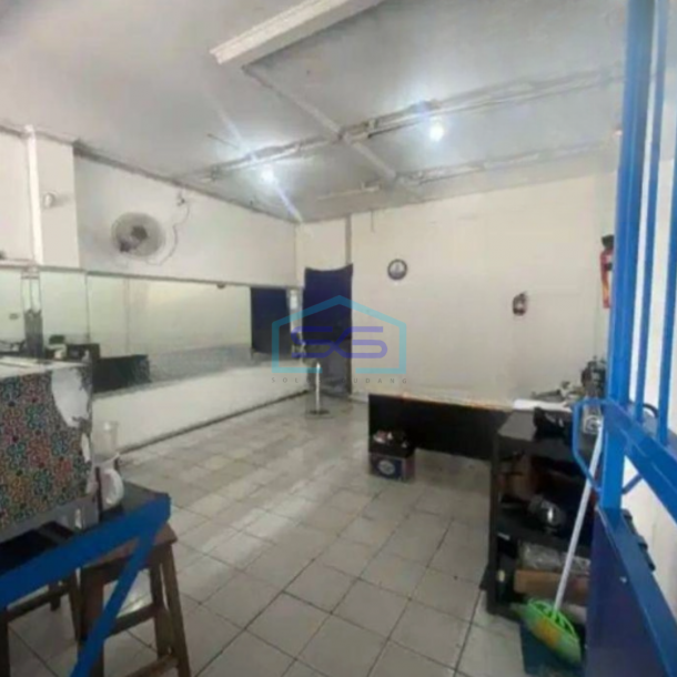Disewakan Ruko Siap Pakai Luas Bangunan 180 m² di Pinggir Jalan Besar Tangerang-1