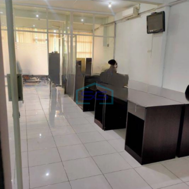 Dijual Kantor Siap Pakai Luas Bangunan  250 m² di Surabaya Kota-3
