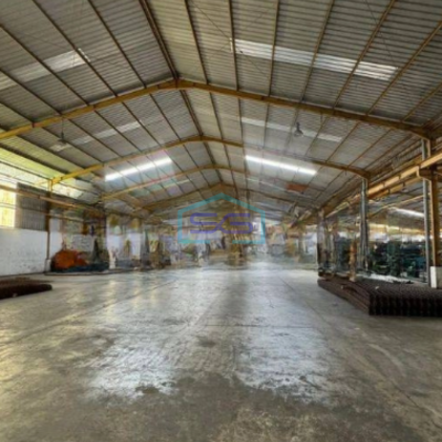 Dijual Pabrik Akses Container 40 Feet Luas Bangunan 9066 m² di Menganti Gresik