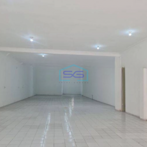 Disewakan Ruko Lokasi Sangat Startegis di Surabaya Kota Luas Bangunan 387 m²-1