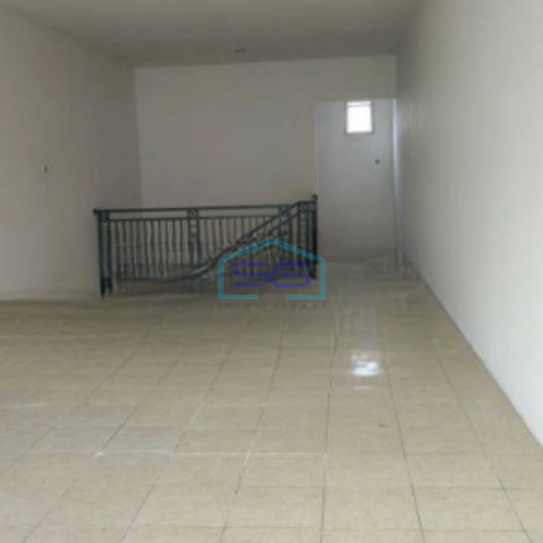 Disewakan Ruko 3 Lantai Luas Bangunan  310 m² di Rungkut Surabaya-1