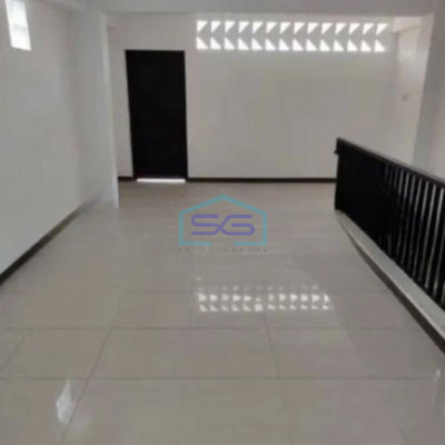 Disewakan Ruko Baru Luas Bangunan 220 m² di Rungkut Surabaya