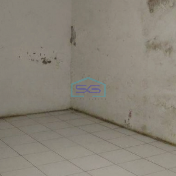 Disewakan Gudang Ada Kantor Luas Bangunan  1075 m² di Kalianak Surabaya-1