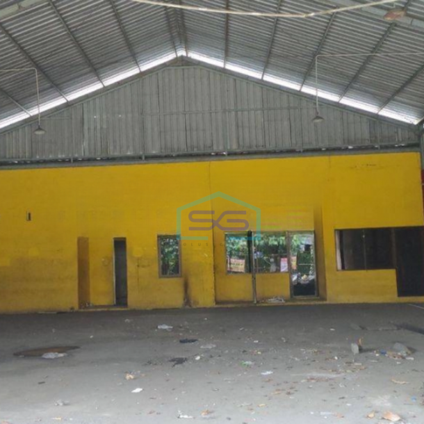 Disewakan Gudang Ada Kantor Luas Bangunan  300 m² di Rungkut Surabaya-1