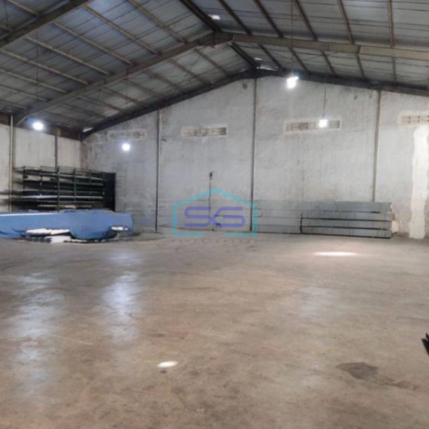 Disewakan Gudang Ada Kantor Luas Bangunan  1250 m² Akses Container 40 Feet di Krian Sidoarjo-2