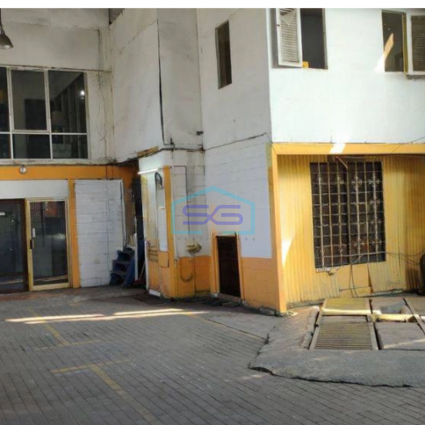 Disewakan Gudang Ada Kantor Luas Bangunan 200 m² di Wonokromo Surabaya-3