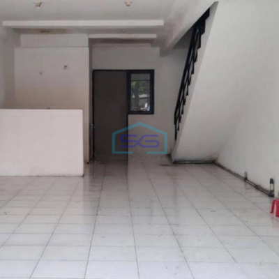 Disewakan Ruko Hadap Jalan Raya Sangat Strategis di Serpong Utara Tangerang Selatan-2