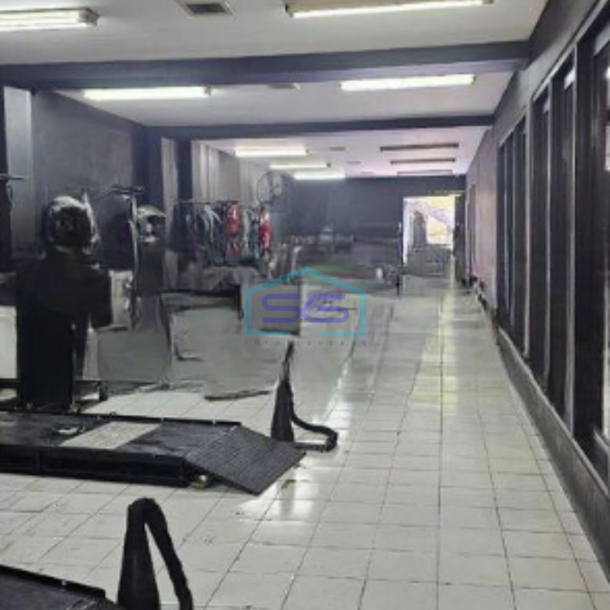 Dijual Ruko Lokasi Strategis Luas Bangunan 300 m² di Surabaya Kota-1
