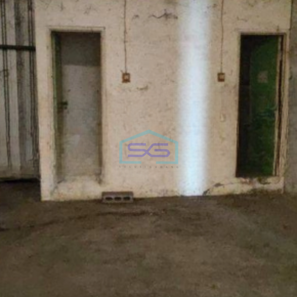 Disewakan Gudang Luas Bangunan 1075 m² di Kalianak Surabaya Ada Kantor-1