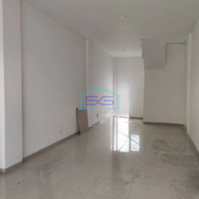 Disewakan Ruko Baru 3 Lantai Luas Bangunan  168 m² di Surabaya Kota