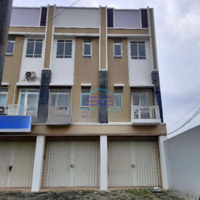 Disewakan Ruko Baru 3 Lantai Luas Bangunan  168 m² di Surabaya Kota
