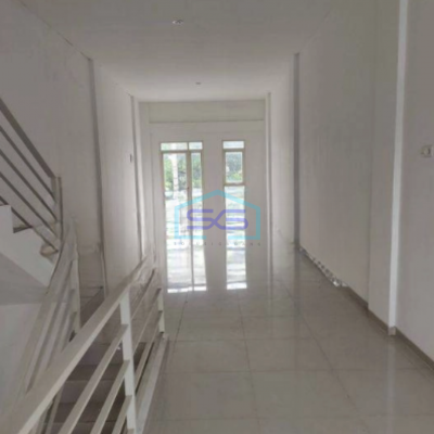 Disewakan Ruko Baru 3 Lantai Luas Bangunan  168 m² di Surabaya Kota