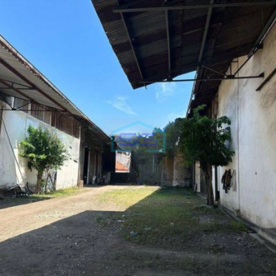 Dijual Gudang Akses Container 20 Feet di Perak Surabaya Luas Bangunan 3000 m²