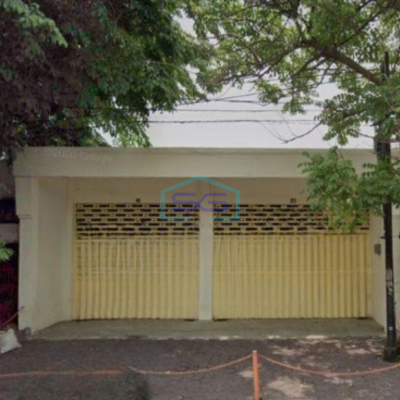 Disewakan Ruko Luas Bangunan 387 m² Lokasi Strategis di Surabaya Kota