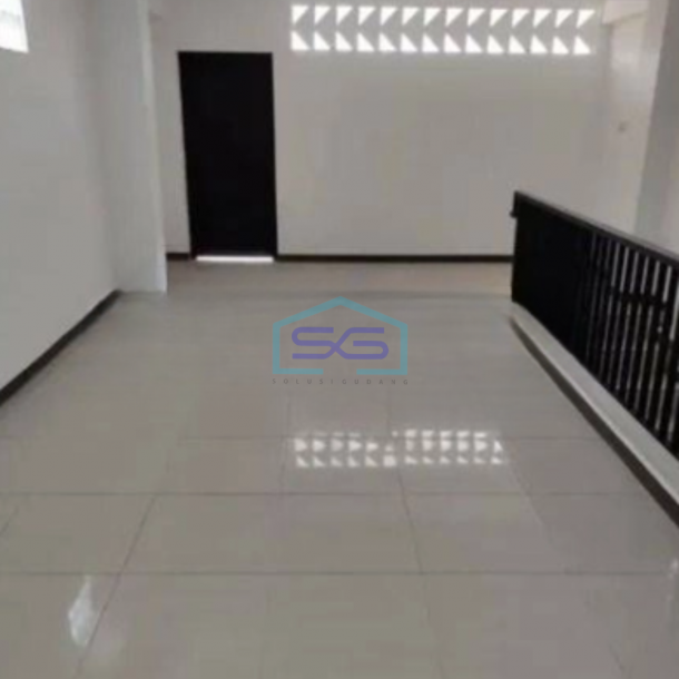 Disewakan Ruko Luas Bangunan 220 m² di Rungkut Surabaya-1
