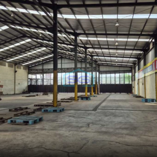 DIjual Gudang Bagus dan Office Siap Pakai Akses 40 Feat Container CIleungsi Bogor Luas Bangunan  3500 m²-2
