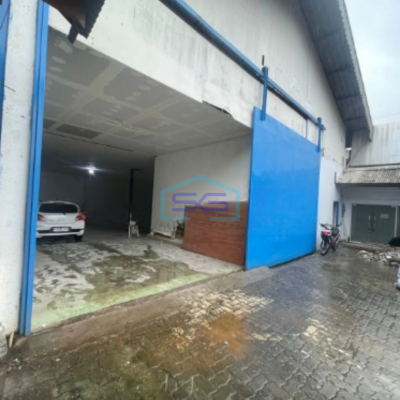 Disewakan Gudang Siap Pakai Dipinggir Jalan Raya Kranji Bekasi Selatan Luas Bangunan  615 m²