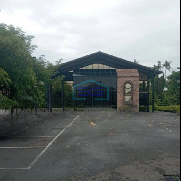 Disewakan Kantor 1 Lantai Bebas Banjir Luas Tanah 2000 m² di Sleman Yogyakarta-1