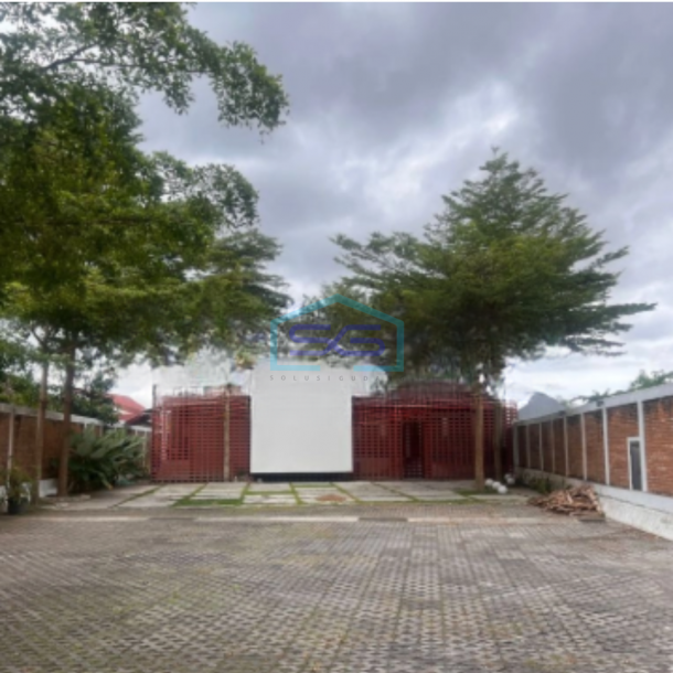 Dijual Ruang Usaha Komersil Cocok Untuk Resto Di Ngaglik Sleman Luas Bangunan 416 m²-1