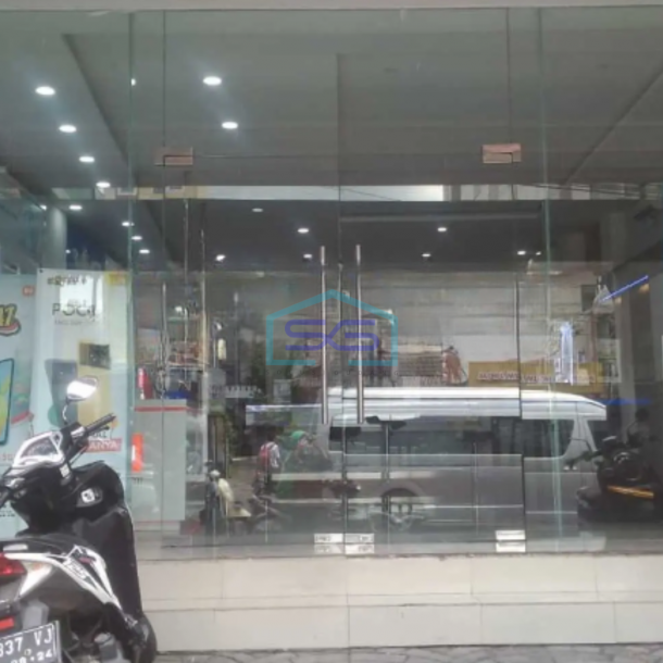 Disewakan Ruko 3 Lantai Dikawasan Bisnis dan Kampus Di Depok Sleman Luas Bangunan 253 m²-1