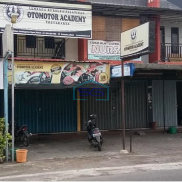 Disewakan Ruko 2 Lantai Dekat Pakuwon Mall, Condong Catur, Depok, Sleman Luas Bangunan 108 m²-2