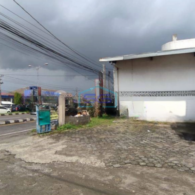 Dijual Gudang di Banguntapan Bantul Luas Tanah 1385 m² 2 Lantai  Lokasi Strategis