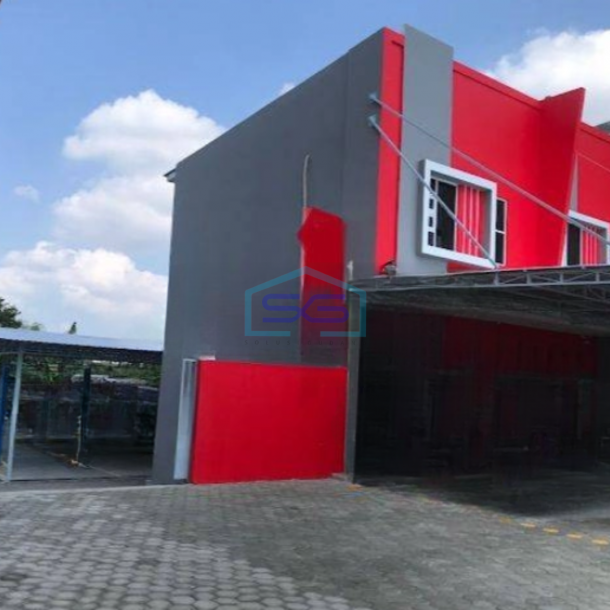 Disewakan Ruko 2 Lantai Luas Tanah 1100 m² Lokasi Strategis Bebas Banjir Siap Huni di Gamping Sleman-2